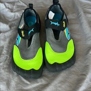 Eve Kids Water Shoes - Green and Black